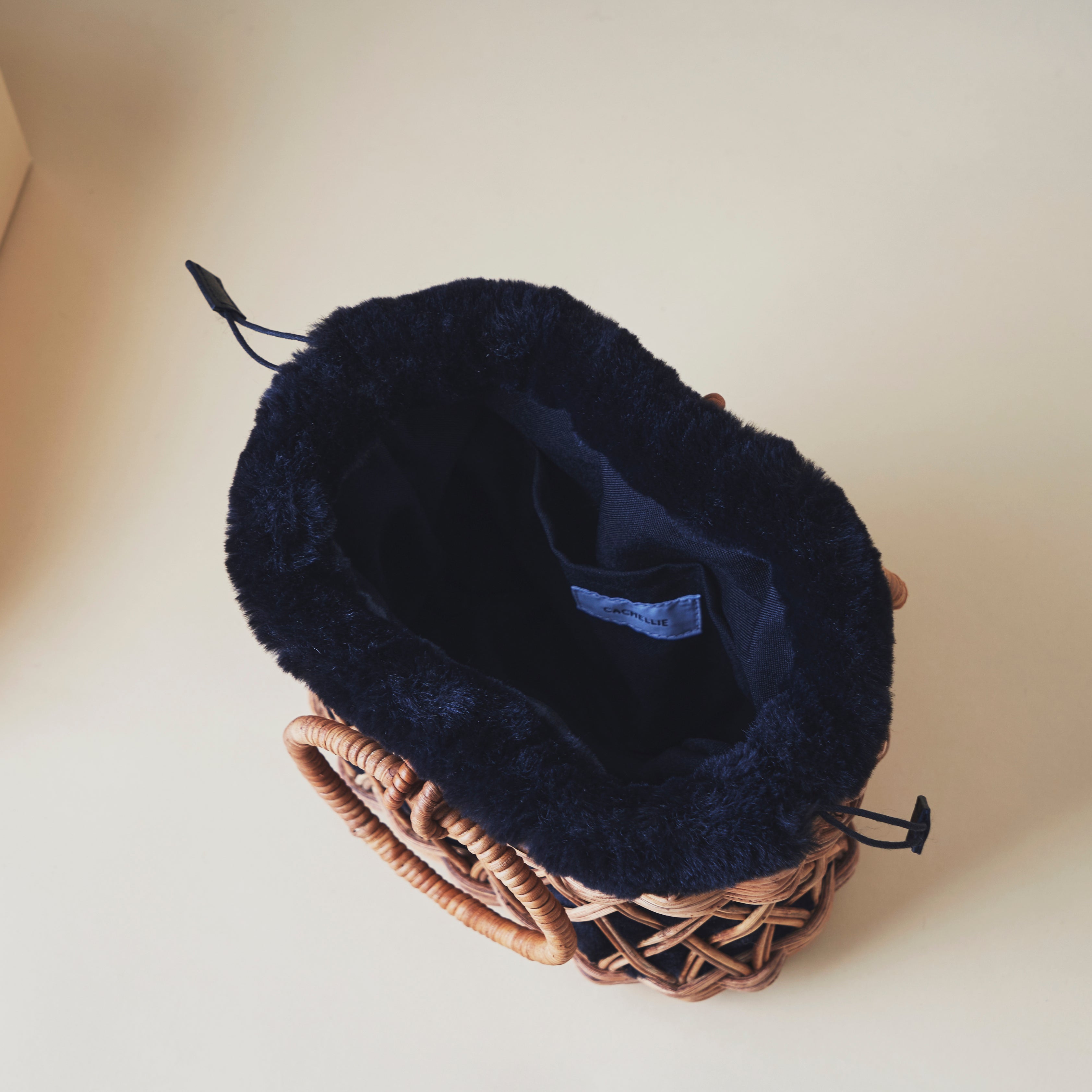 ARUROG×FAKE FUR TOTE – CACHELLIE Official Store
